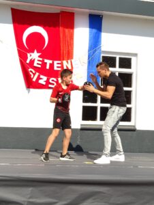 TKG2019-102